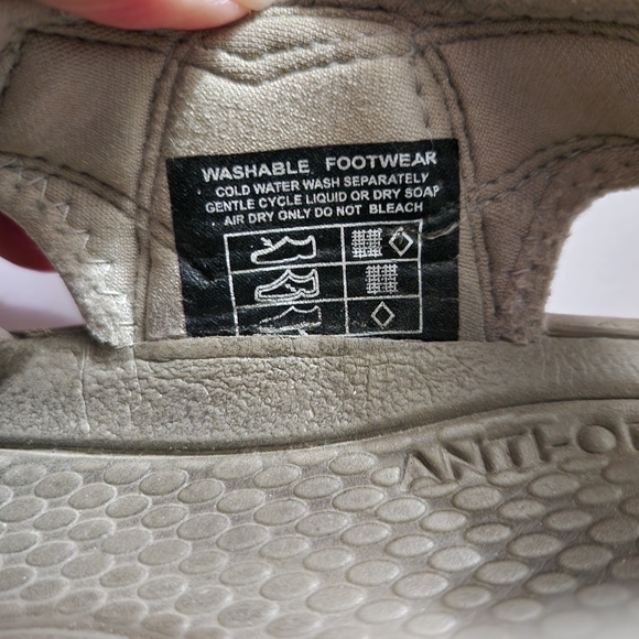 KEEN Newport H2 Sandals in Green Yellow - Picture 8 of 11